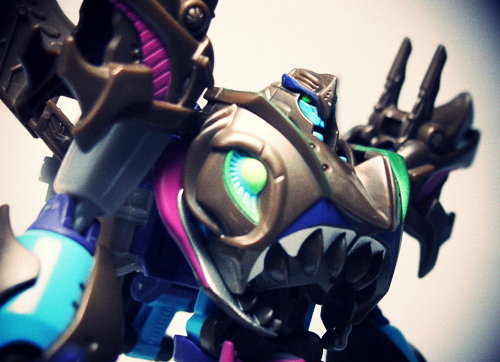 sharkmega00.jpg_effected.png